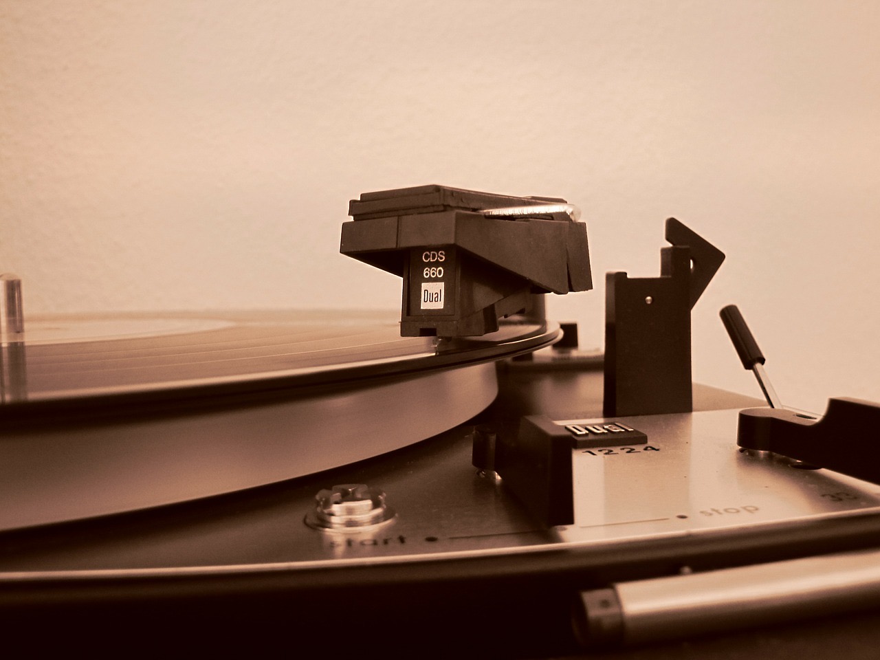 Plattenspieler mit Vinyl-Schallplatte