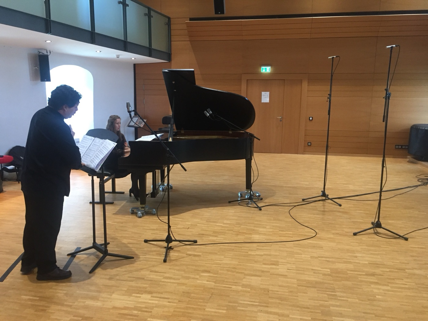 Sänger und Pianistin im Saal der Landesmusikakademie Colditz